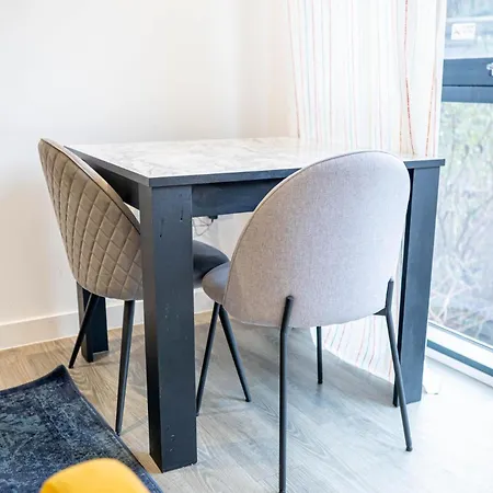 Apartment Lovely And In Sheffield
