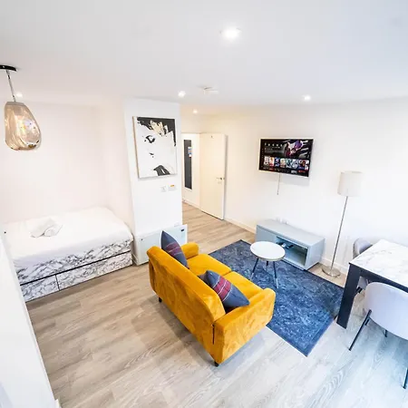 Lovely And In Apartment Sheffield