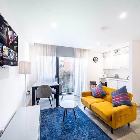Lovely And In Apartment *